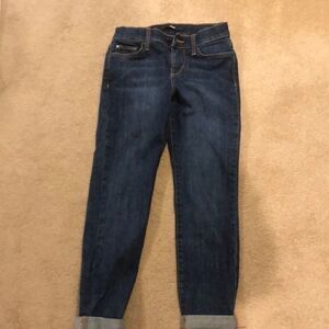 Else woman’s blue jeans